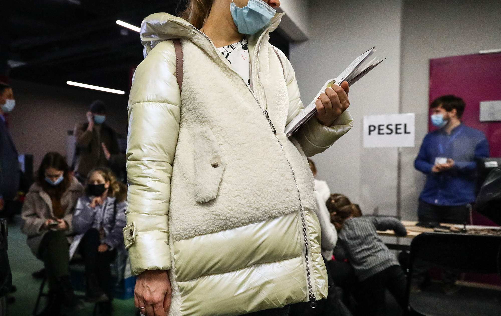 Дитина народилася за кордоном? Реєстрація, документи та повернення додому